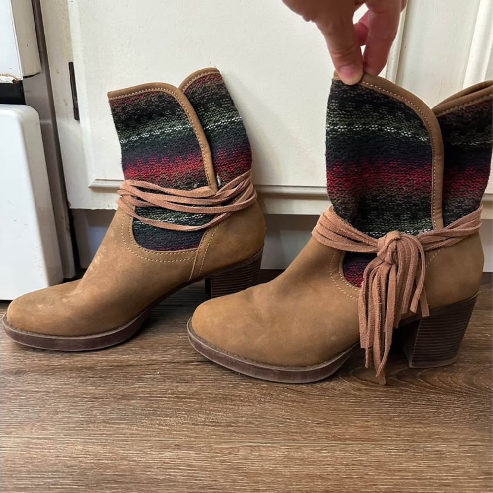 Stylish Tan and Multicolor Women's Ankle Boots